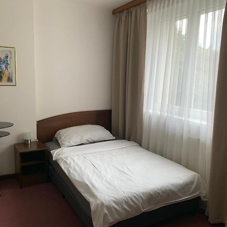 Hotel-Pension Kamyk Πράγα Εξωτερικό φωτογραφία