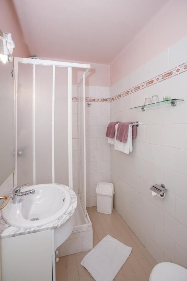 Hotel-Pension Kamyk Πράγα Εξωτερικό φωτογραφία